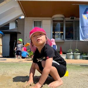 ここ、べたべたするんだ~ ここ、べたべたするんだ~