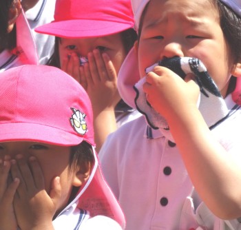 煙を吸わないように! 煙を吸わないように!