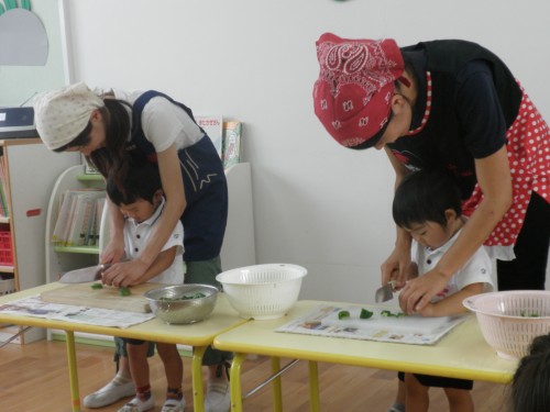 猫さんのおててで「トントントン」 猫さんのおててで「トントントン」