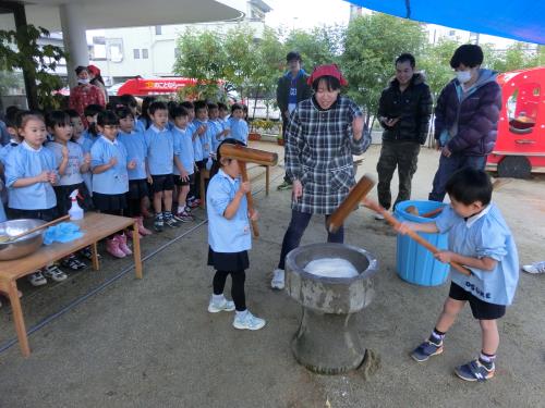 年長児のもちつき 年長児のもちつき
