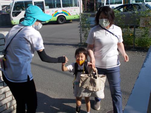 笑顔で登園 笑顔で登園