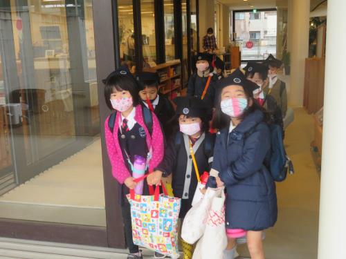 みんなで登園、うれしいね みんなで登園、うれしいね