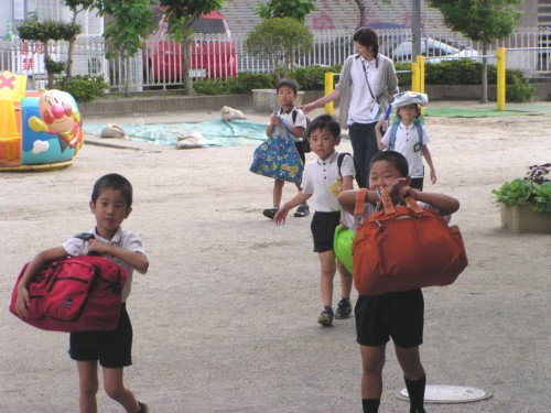 ドキドキ・ワクワクのお泊り会の始まりです! ドキドキ・ワクワクのお泊り会の始まりです!