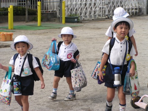 「おはよう!」久しぶりにみんなと会えるね。 「おはよう!」久しぶりにみんなと会えるね。