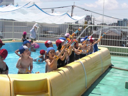 キッズサイエンス7月号の水鉄砲を使って。 キッズサイエンス7月号の水鉄砲を使って。