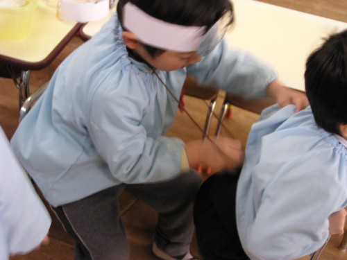 部屋での遊び 部屋での遊び