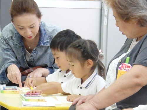 温かい眼差しに見守られて安心して活動が進みます。 温かい眼差しに見守られて安心して活動が進みます。
