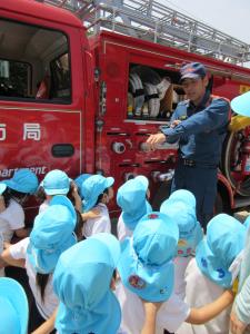 年少さんも興味深々 年少さんも興味深々