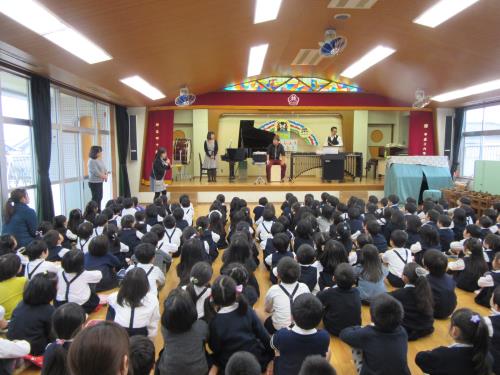 第一幼稚園の子ども達も一緒に… 第一幼稚園の子ども達も一緒に…