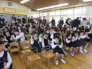 少し緊張しているのかな。 少し緊張しているのかな。