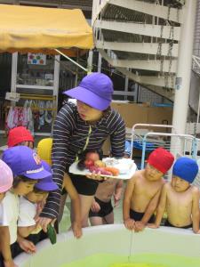 この野菜は水に浮くかな、沈むかな? この野菜は水に浮くかな、沈むかな?