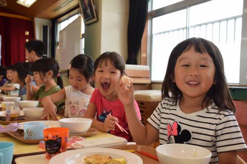 おいしいな! おいしいな!