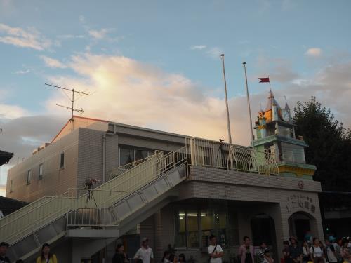 キャンプファイヤーの始まりです。 キャンプファイヤーの始まりです。