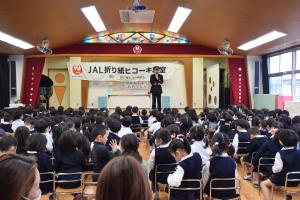 真剣に聞いています 真剣に聞いています