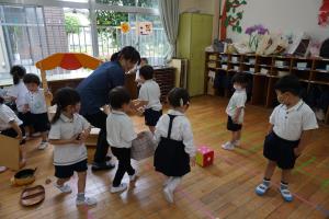 みんなで片付けよう! みんなで片付けよう!