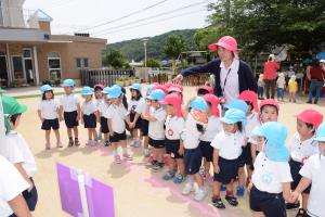 お兄さんたちなんて書いているかな。 お兄さんたちなんて書いているかな。