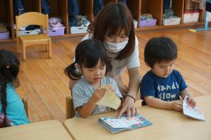 一緒にシールを貼りました! 一緒にシールを貼りました!