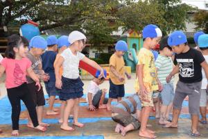 足型もペタペタ! 足型もペタペタ!