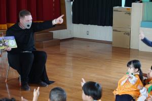 魔法の呪文を唱えています。 魔法の呪文を唱えています。