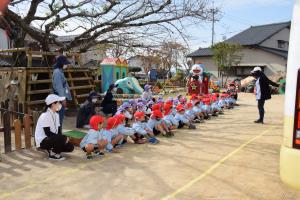 真剣に聞いています。 真剣に聞いています。