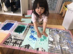 手形をぺったん♪ 手形をぺったん♪