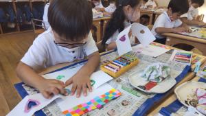 気持ちを込めて作っていますね! 気持ちを込めて作っていますね!