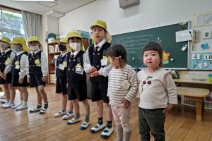 年長さんと一緒に…。 年長さんと一緒に…。