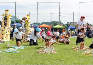 グーパー跳びも一学期から練習してきました。 グーパー跳びも一学期から練習してきました。