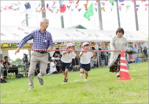祖父母の方も楽しそうです 祖父母の方も楽しそうです