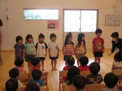 「はじめのことば」を年中のお友達が言いました。 「はじめのことば」を年中のお友達が言いました。