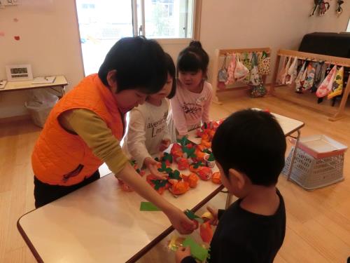 「おいしいかきですよ~」 「おいしいかきですよ~」