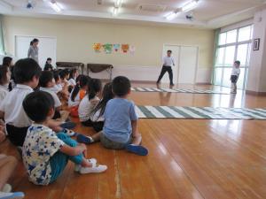 横断歩道を渡ってみましょう 横断歩道を渡ってみましょう