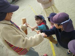 この杵でつくよ この杵でつくよ