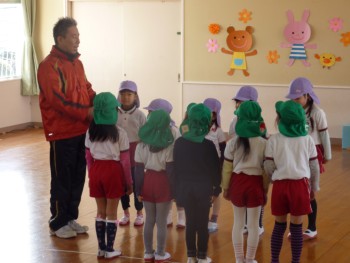 「よろしくおねがいします!」試合の前は挨拶。 「よろしくおねがいします!」試合の前は挨拶。