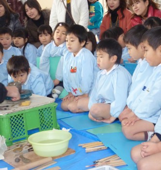 どうやってつくるのかなぁ。興味津津! どうやってつくるのかなぁ。興味津津!