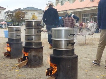 さあ、もちつきの始まりです! さあ、もちつきの始まりです!