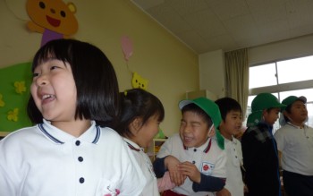 たのしいね!うれしいね!年長組さんと年中組さんの笑顔! たのしいね!うれしいね!年長組さんと年中組さんの笑顔!