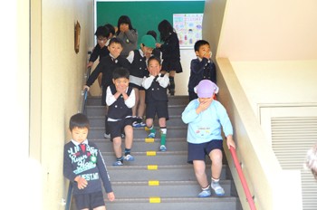 煙を吸わないように! 煙を吸わないように!