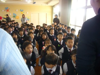 園歌を歌いました。 園歌を歌いました。