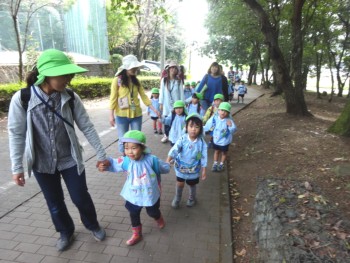 お散歩しながら遠足! お散歩しながら遠足!