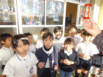 水で1分間のブクブク練習 ~年長組~ 水で1分間のブクブク練習 ~年長組~