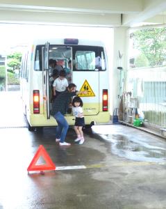 バスでも避難訓練 バスでも避難訓練