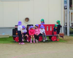 ベンチで休憩 ベンチで休憩